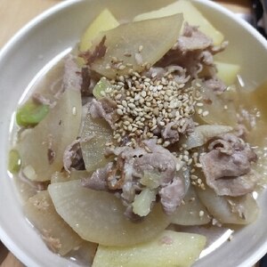 大根とじゃがいも豚肉の煮物